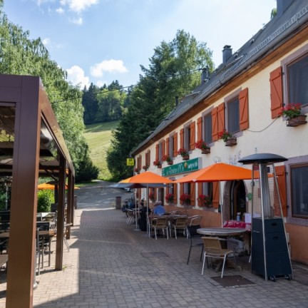 Hôtel-Restaurant Le Bouton d'Or** *NOUVEAU PARTENAIRE EDITION 2026/27*
