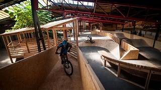 Stride Strasbourg Indoor Bike Park ¨Nouveau partenaire édition 24/25¨